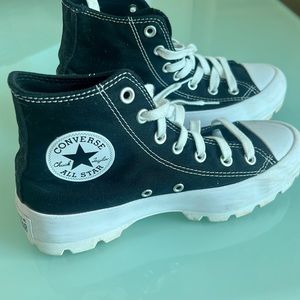 Converse Run Star Hike Platform Embroidered Hearts High Top